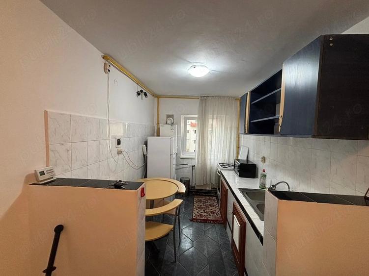 Apartament cu 2 camere decomandat în Girocului