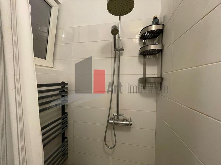 Apartament cu 2 camere decomandat, mobilat în Sala Palatului