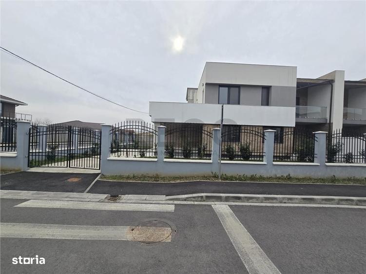 Casă cu 4 camere în Central