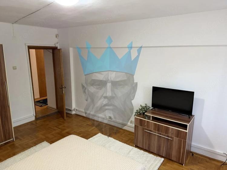 Apartament cu 3 camere decomandat în Splaiul Unirii
