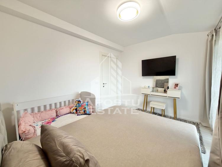 Apartament cu 3 camere semidecomandat, mobilat în Giroc