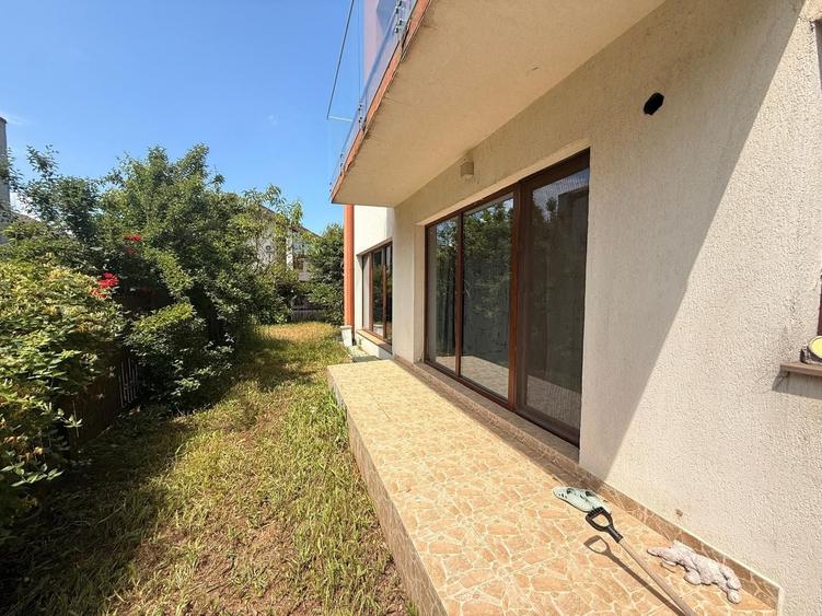 Duplex cu 4 camere cu Canalizare în Corbeanca
