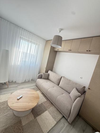 Apartament cu 3 camere decomandat, mobilat în Băneasa
