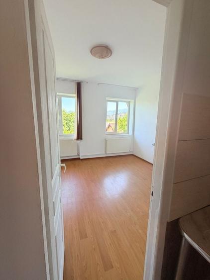 Apartament cu 2 camere decomandat în Hărmanului