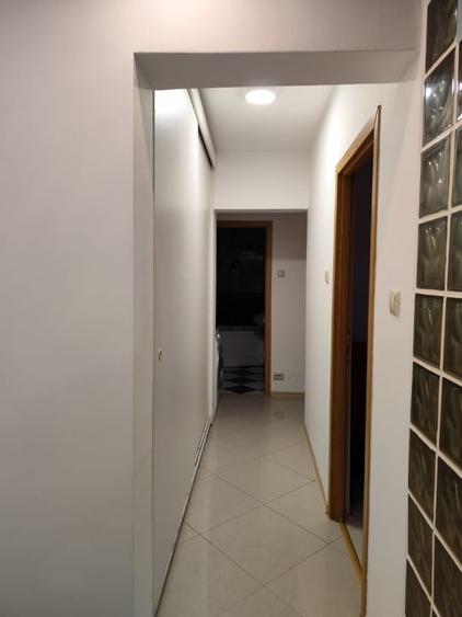 Apartament cu 3 camere, mobilat în Drumul Taberei