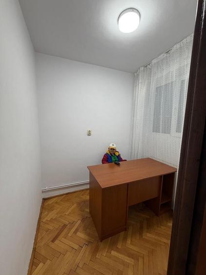 Apartament cu 3 camere decomandat, mobilat în P-ța Unirii