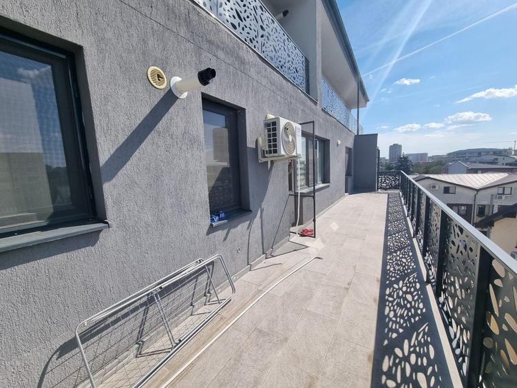 Apartament cu 2 camere semidecomandat, mobilat în Apărătorii Patriei