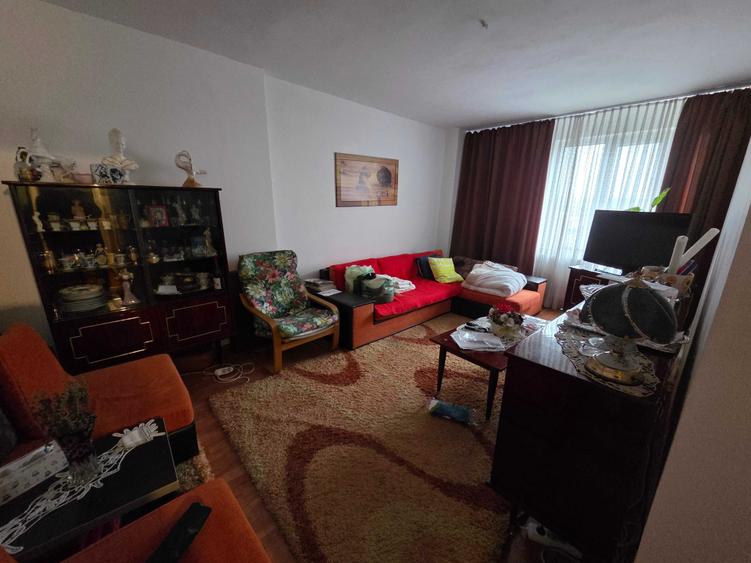 Apartament cu 4 camere decomandat în Central