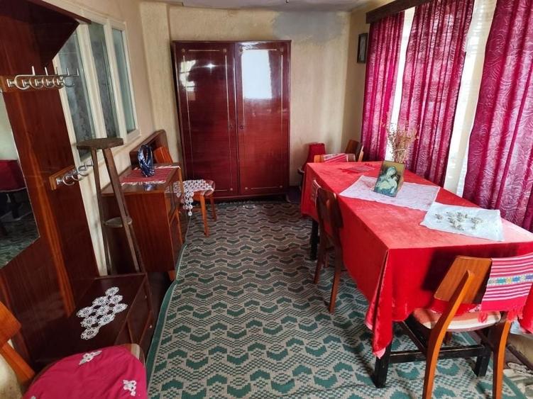 Casă individuală cu 3 camere cu Canalizare în Central