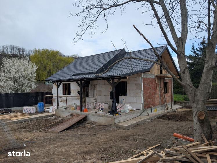 Casă cu 3 camere cu Teren 350 Mp în Hemeiuș