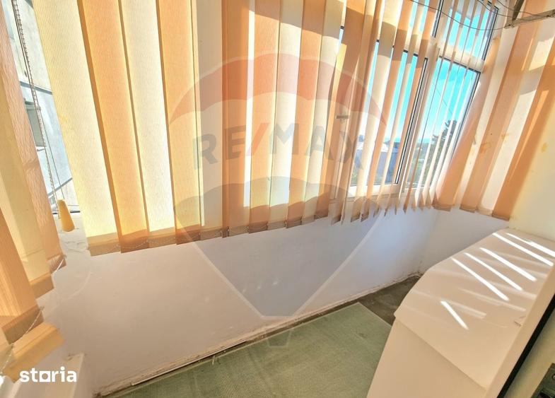 Apartament cu 3 camere decomandat în Republicii