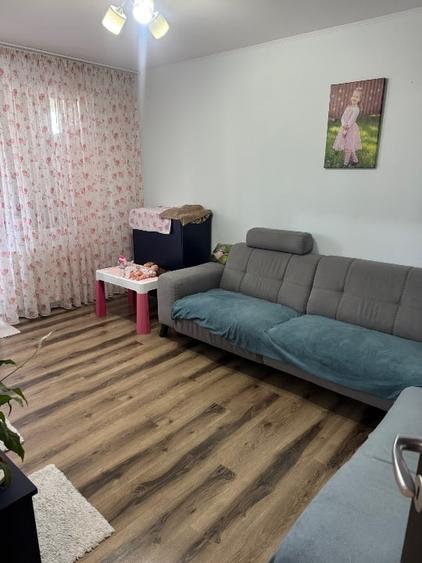 Apartament cu 3 camere decomandat, mobilat în Iosia