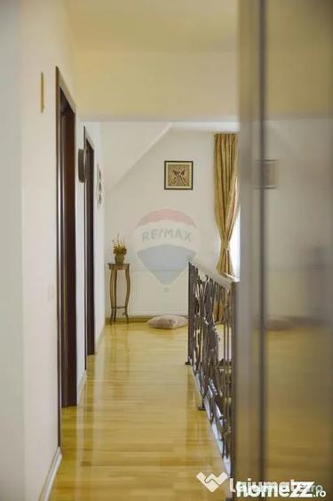 Casă cu 7 camere cu Teren 3093 Mp în Girov