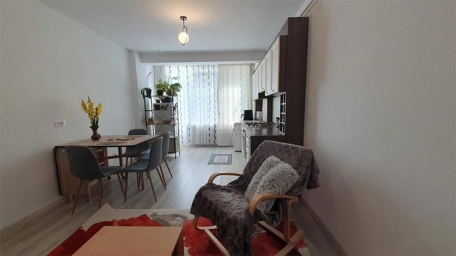 Apartament cu 3 camere decomandat în Poieni-Suceava