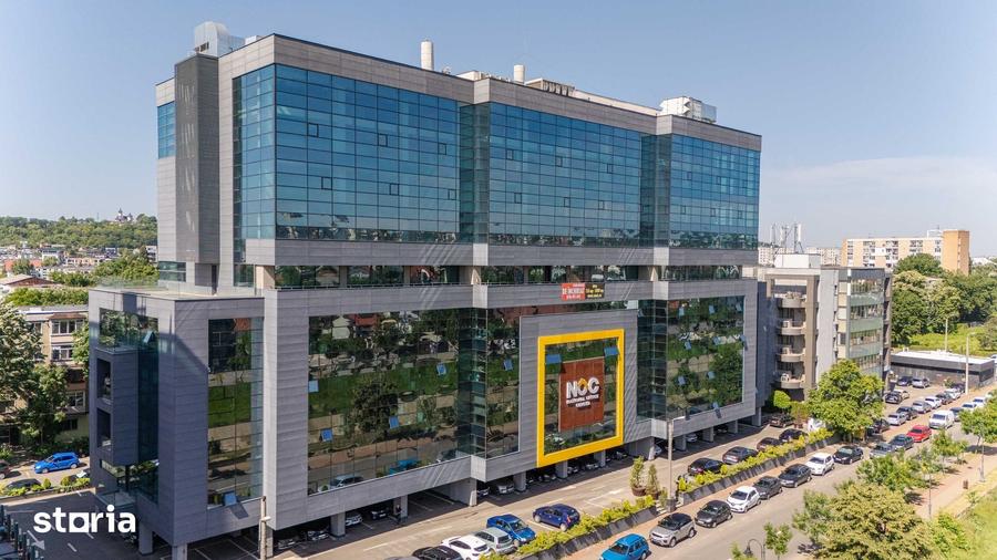 Spațiu comercial, de 200 mp, în Podu Roș