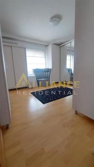 Casă individuală cu 7 camere cu Piscina în Apărătorii Patriei