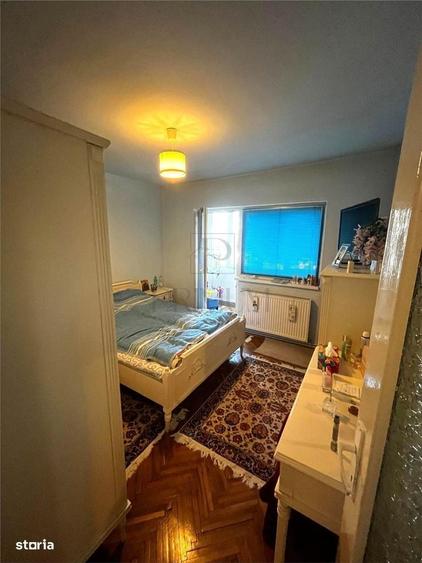 Apartament cu 4 camere decomandat în Lipovei