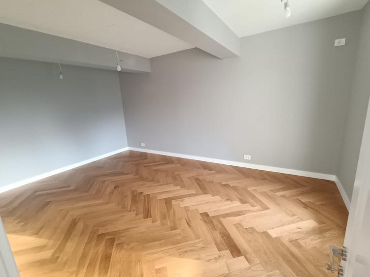 Apartament cu 3 camere decomandat în Aviației