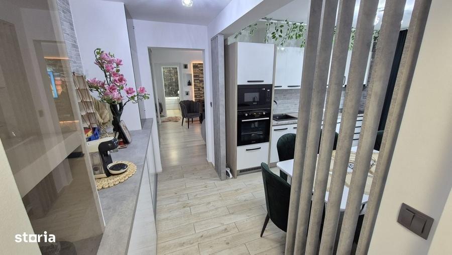 Apartament cu 3 camere semidecomandat în Central