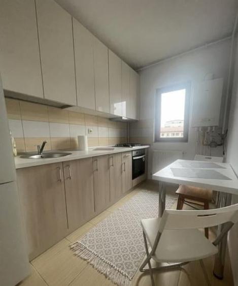 Apartament cu 2 camere decomandat, mobilat în Sălăjan