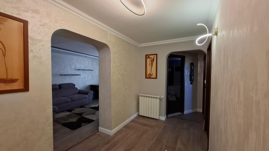 Apartament cu 3 camere decomandat, mobilat în Ultracentral