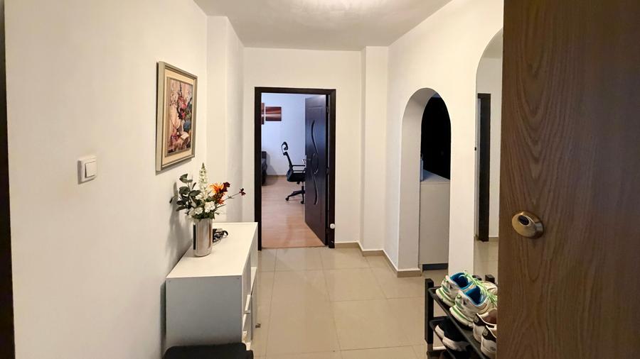 Apartament cu 3 camere decomandat în Vitan Mall