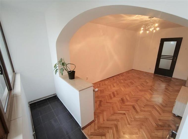 Apartament cu 3 camere decomandat, mobilat în Tudor Vladimirescu