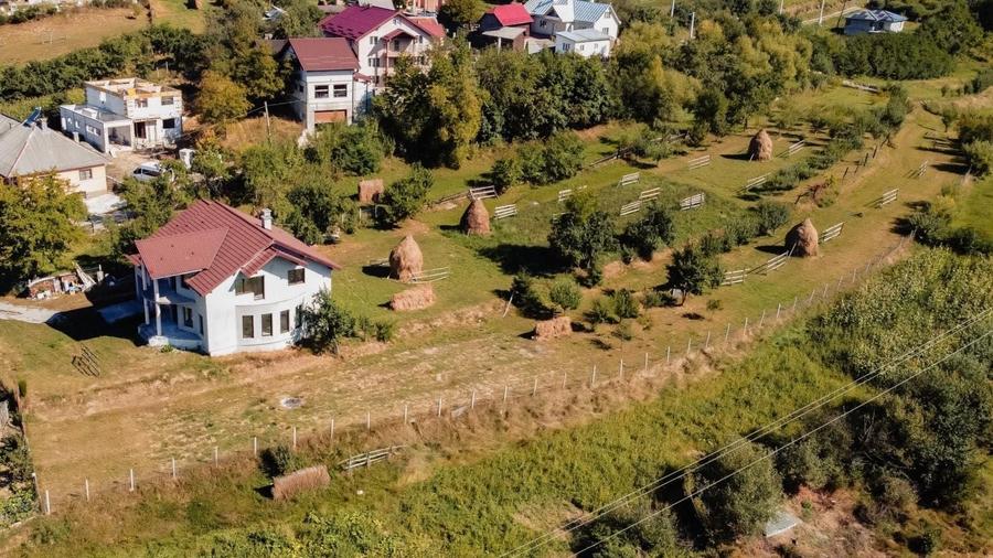 Casă cu 4 camere în Maieru