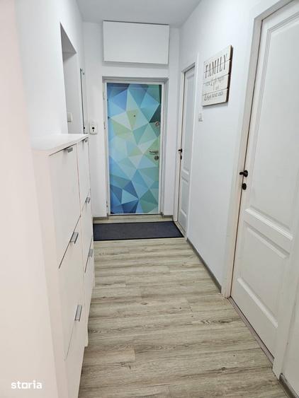 Apartament cu 3 camere decomandat în Tomis II