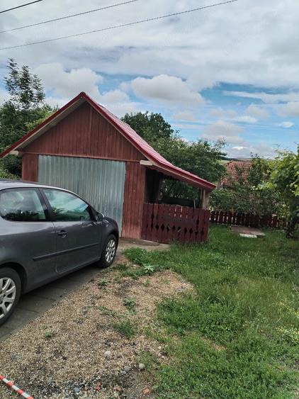 Casă cu 2 camere cu Teren 6000 Mp în Lechincioara