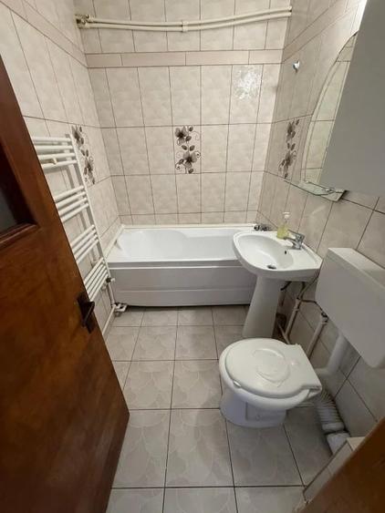 Apartament cu 3 camere decomandat în Păcii
