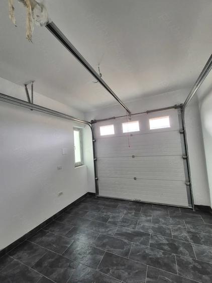 Casă cu Teren 238 Mp în Sânandrei