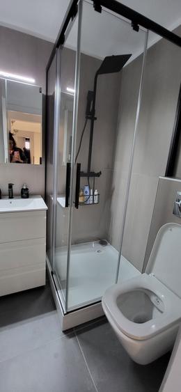 Apartament cu 4 camere decomandat în Aviației