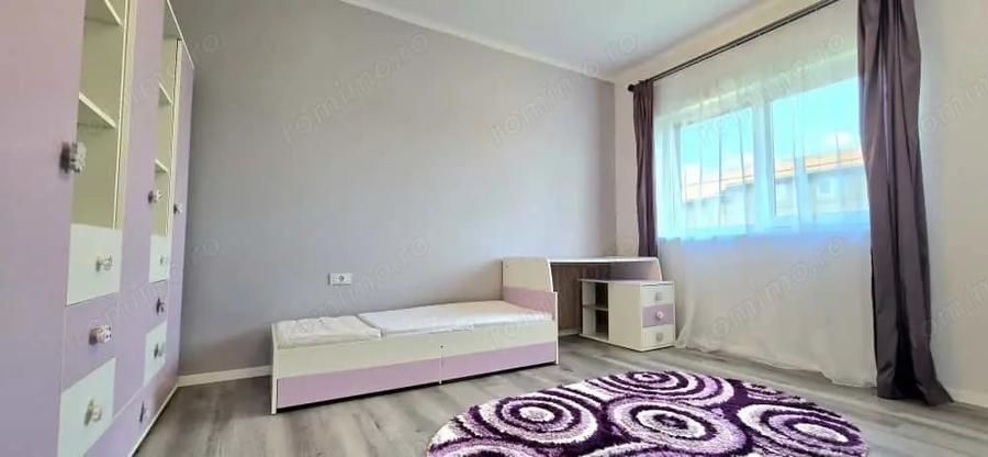 Casă cu 4 camere în Dumbrăvița