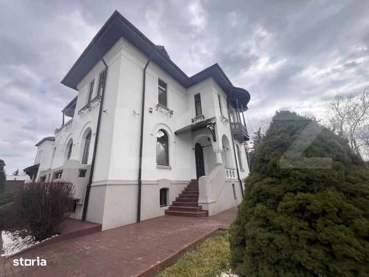 Casă cu 4 camere cu Teren 1300 Mp în Central