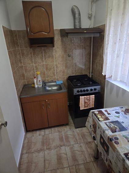 Garsonieră decomandată în Central