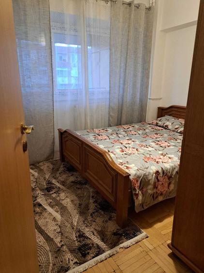 Apartament cu 2 camere decomandat în Rovine