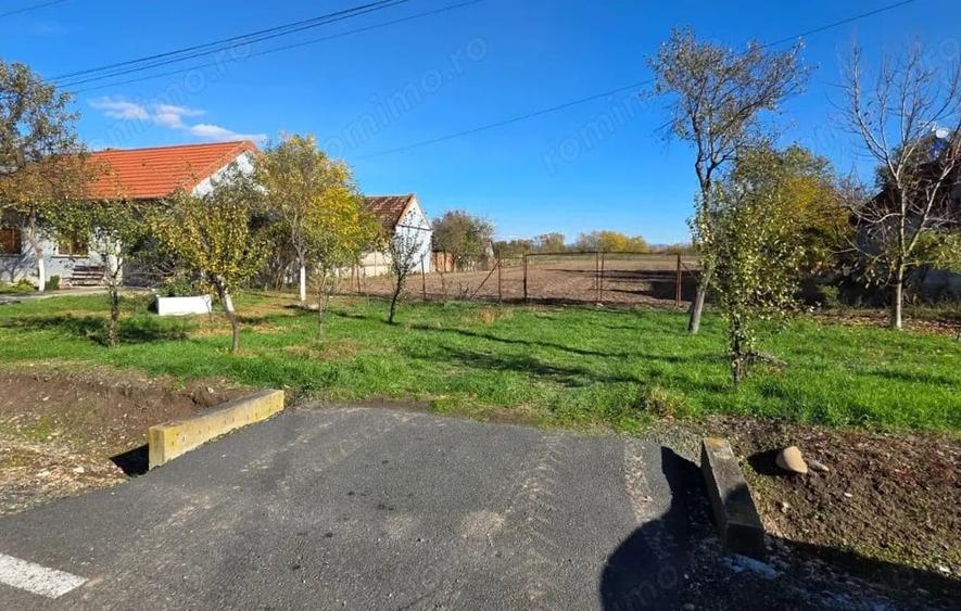 Teren de 3830 mp, în Boldur