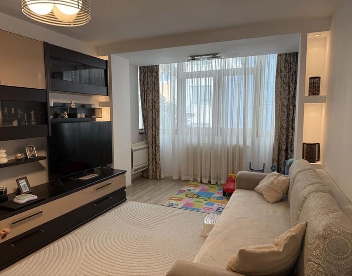 Apartament cu 2 camere semidecomandat în Tomis III