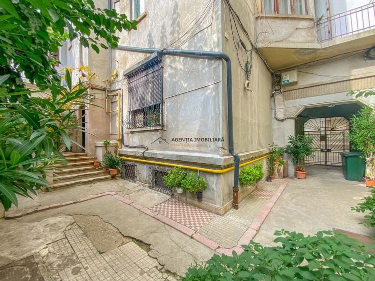 Apartament cu 3 camere semidecomandat, mobilat în Cișmigiu