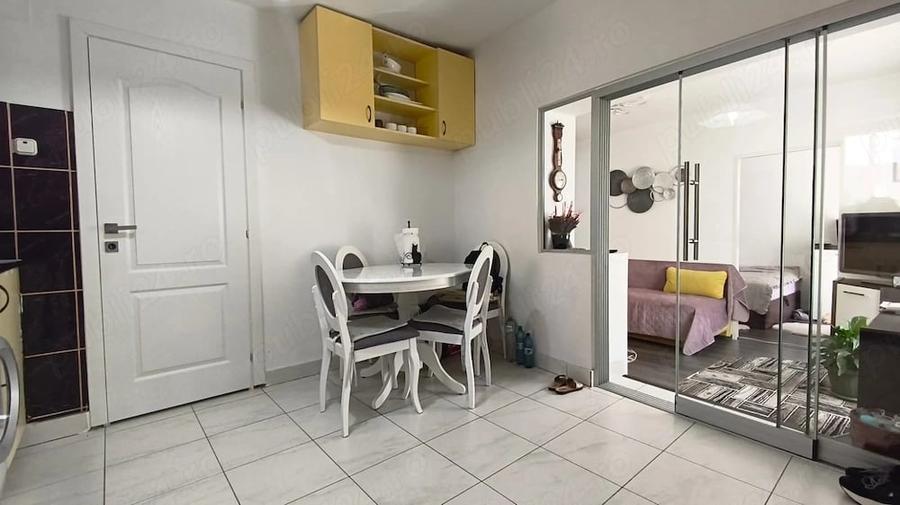 Apartament cu 3 camere semidecomandat în Ultracentral