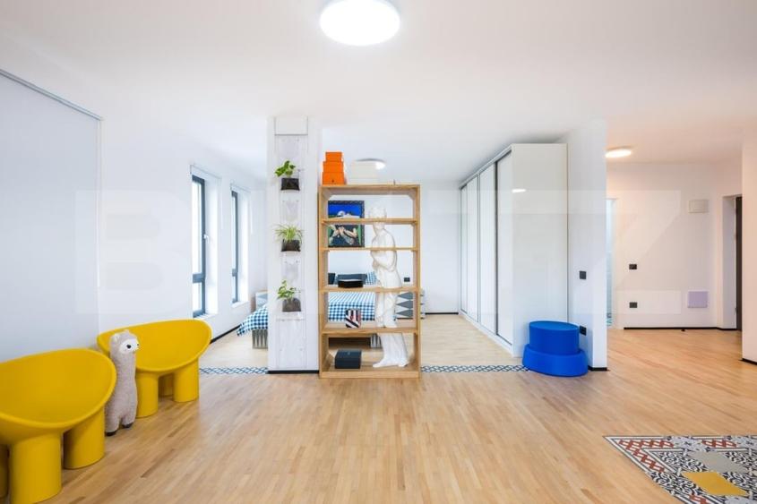 Apartament cu 3 camere semidecomandat, mobilat în Micro 16