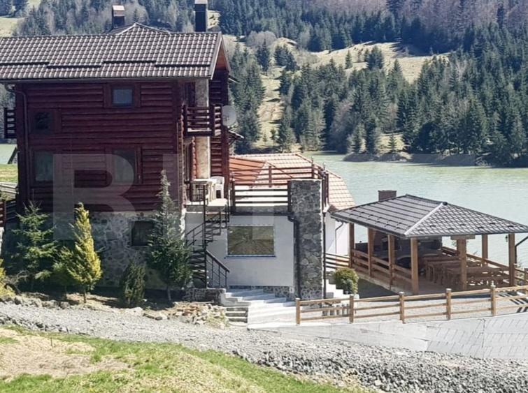 Casă individuală cu 5 camere cu Teren 1400 Mp în Nord