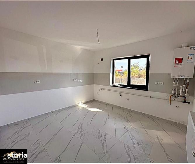 Casă cu 4 camere cu Teren 400 Mp în Clinceni