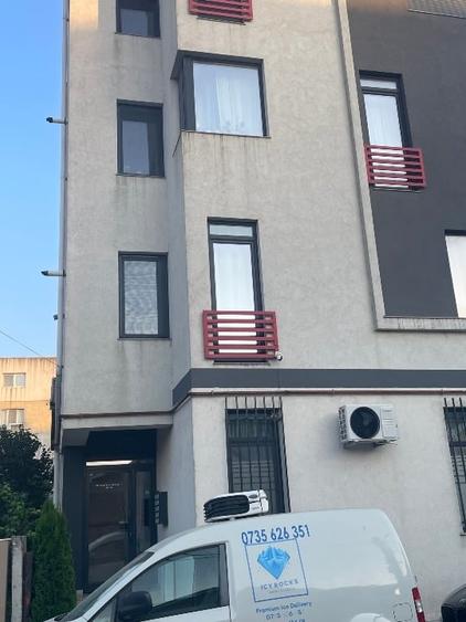 Apartament cu 2 camere decomandat, mobilat în Central