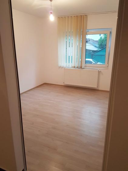 Apartament cu 3 camere decomandat în Exterior Vest