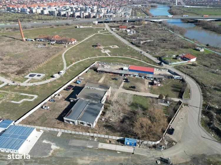 Teren de 7533 mp, în Pârneava