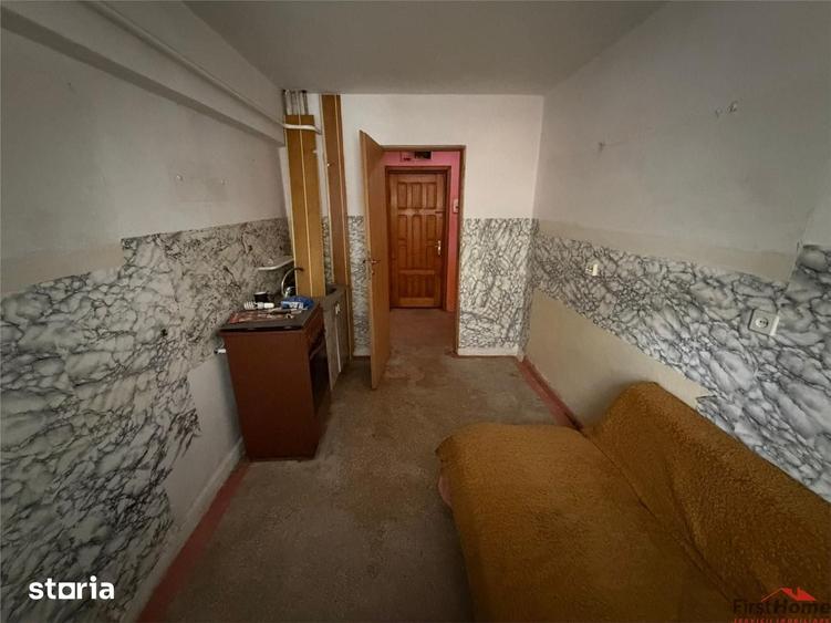 Apartament cu 4 camere decomandat în Central