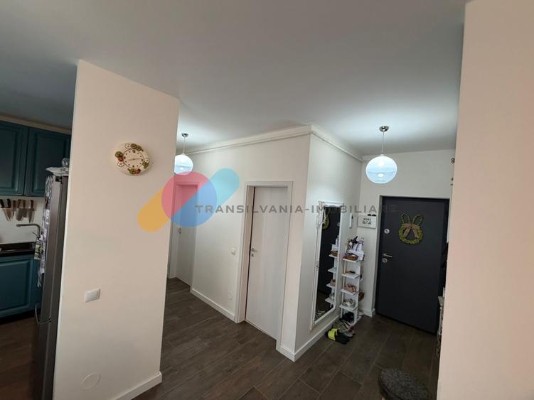 Apartament cu 3 camere semidecomandat, mobilat în Chinteni