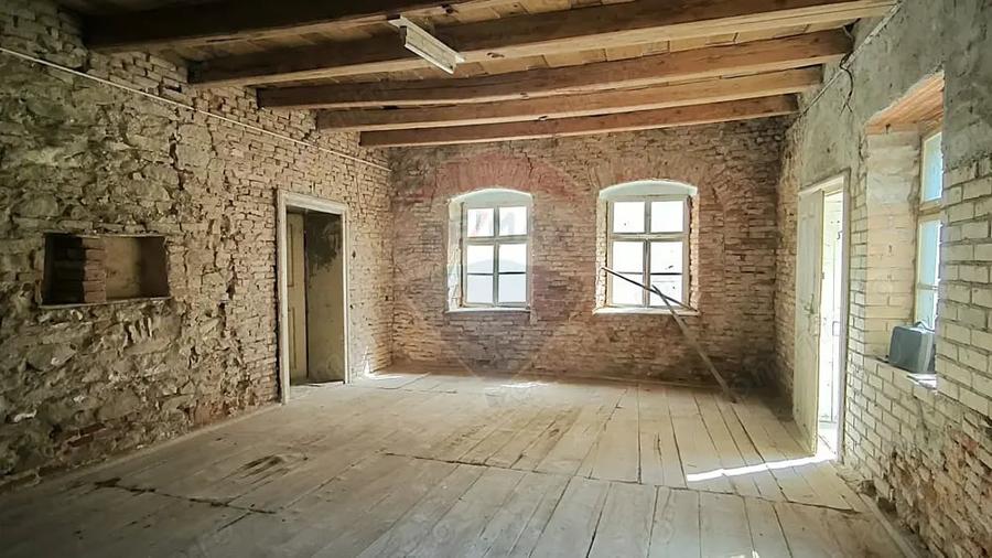 Casă cu Teren 1694 Mp în Biertan